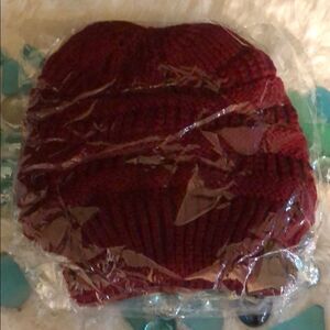 CC BEANIE messy bun (3080)